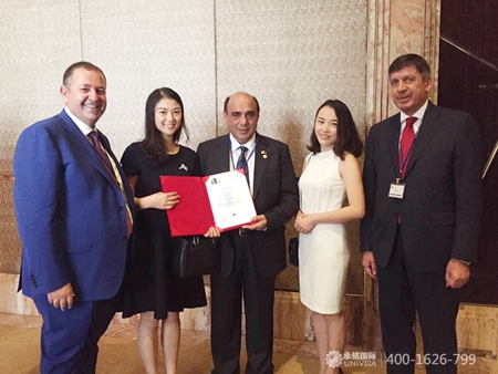 塞浦路斯政府高層與永銘國際總監合影 塞浦路斯高官與永銘國際總監合影