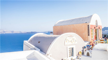 陽(yáng)光下的建筑